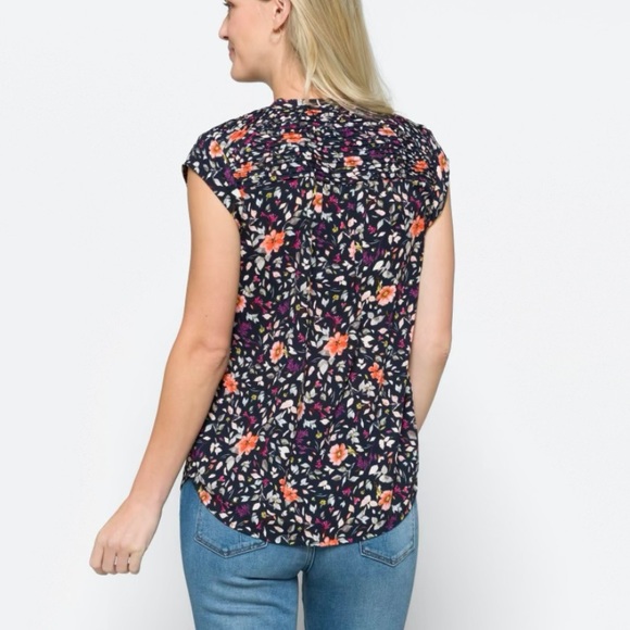 Daniel Rainn - Bernal Split Neck Blouse - Picture 10 of 14